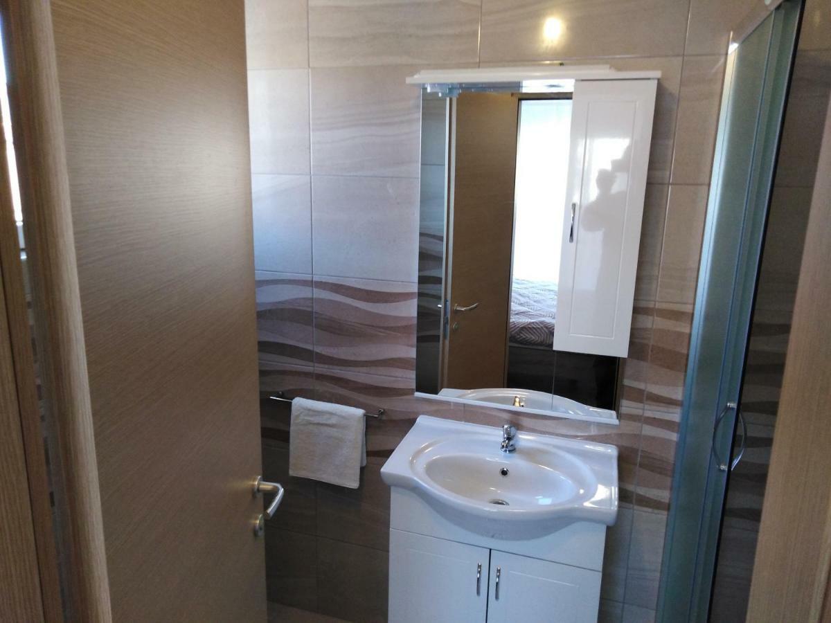 Apartments Nediljko & Mila Zadar Ngoại thất bức ảnh
